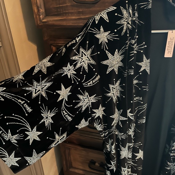 Victoria Secret Robe - Picture 2 of 3